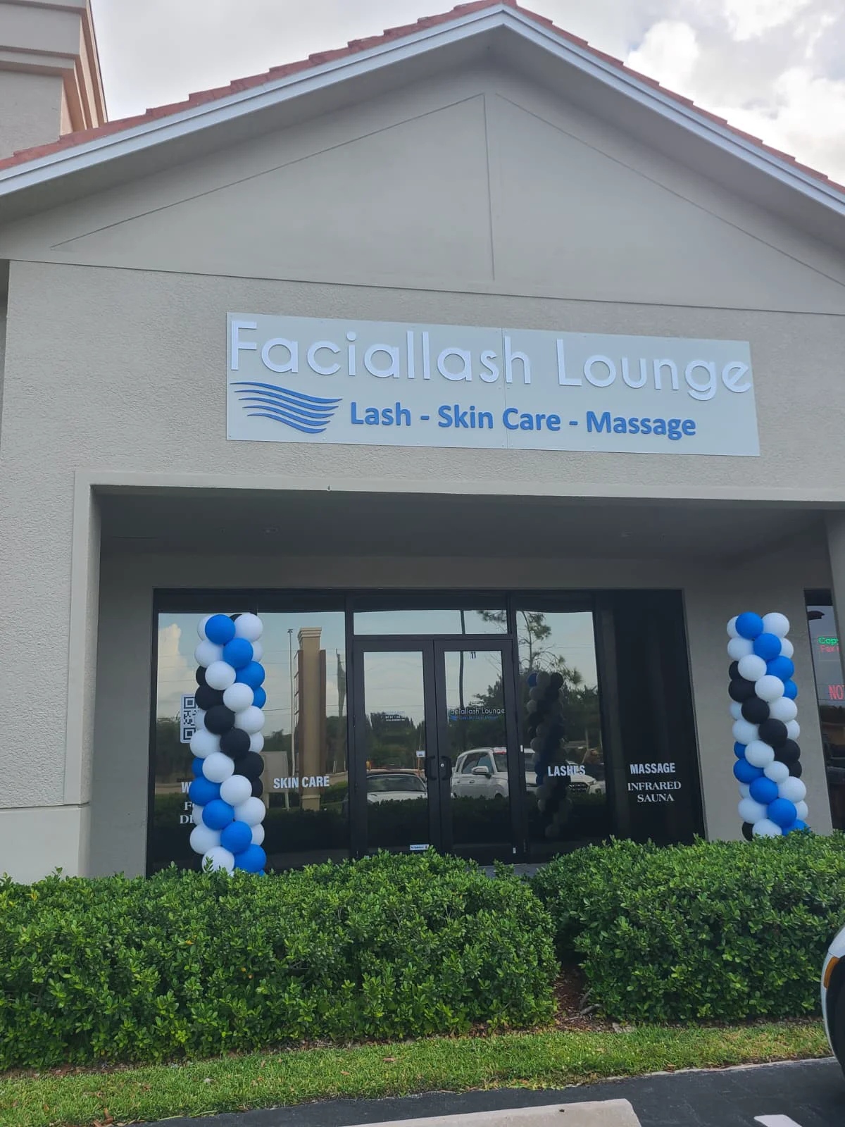 Faciallash Lounge lounge area
